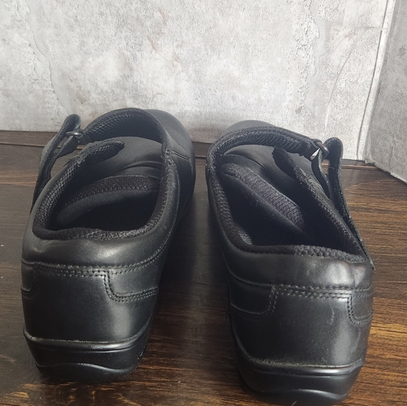 Black Women's Shoes - Picture 2 of 9